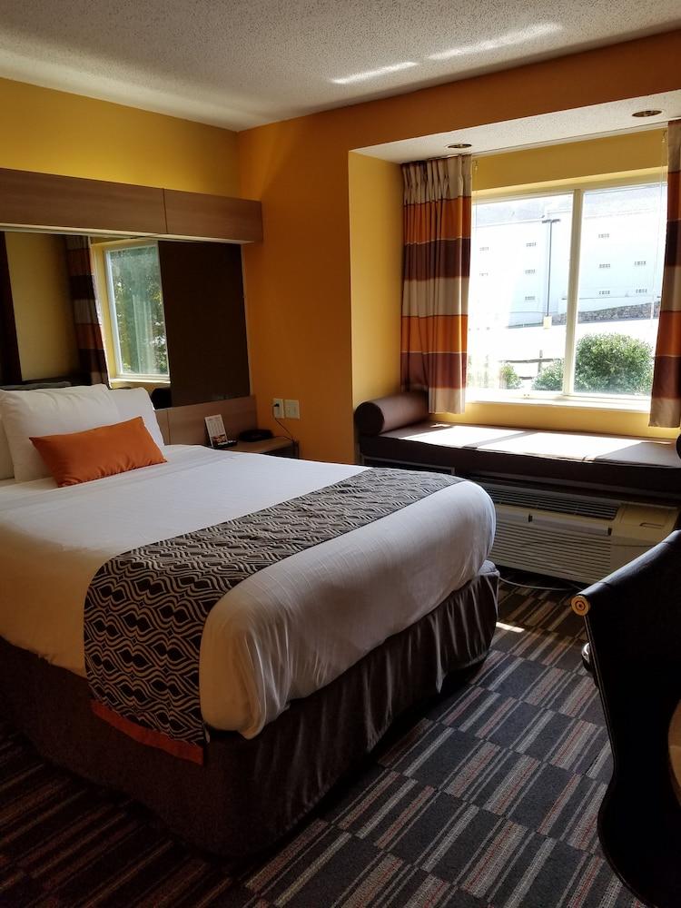 Microtel Inn & Suites By Wyndham Gatlinburg Zewnętrze zdjęcie