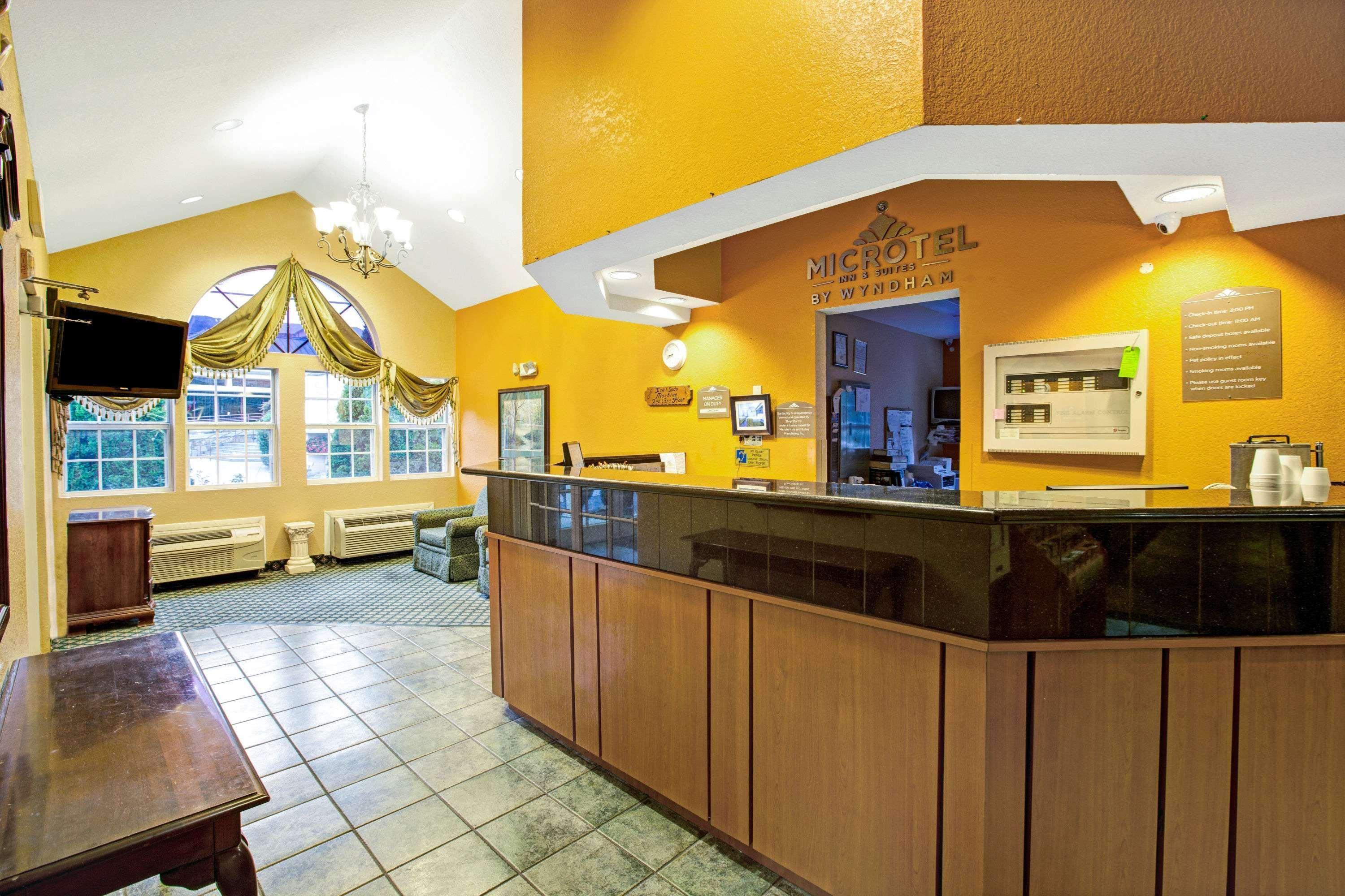 Microtel Inn & Suites By Wyndham Gatlinburg Zewnętrze zdjęcie